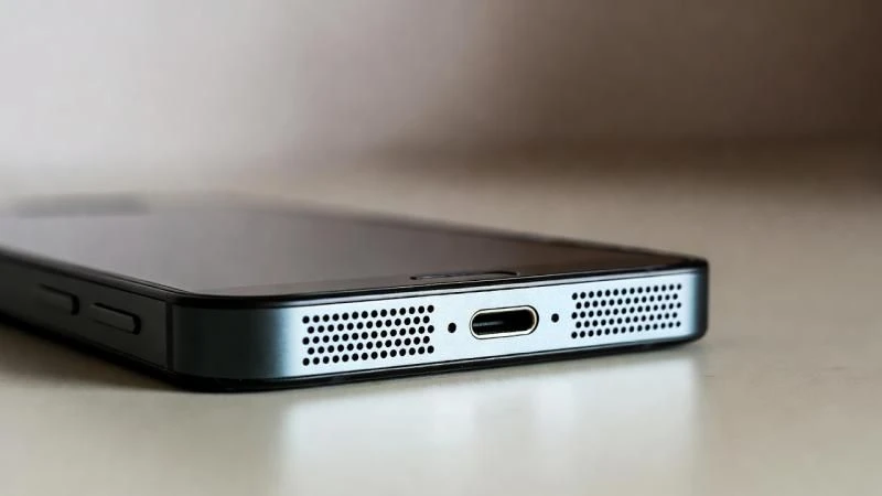 Тихий звук в динамике смартфона: как отличить засорение от поломки и что делать